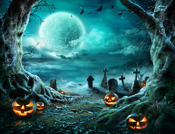 9 Spooky Places To Visit For Halloween - Basic Travel Couple